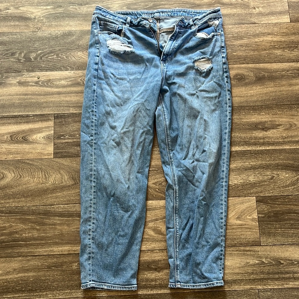 American Eagle Straight Mom Jeans